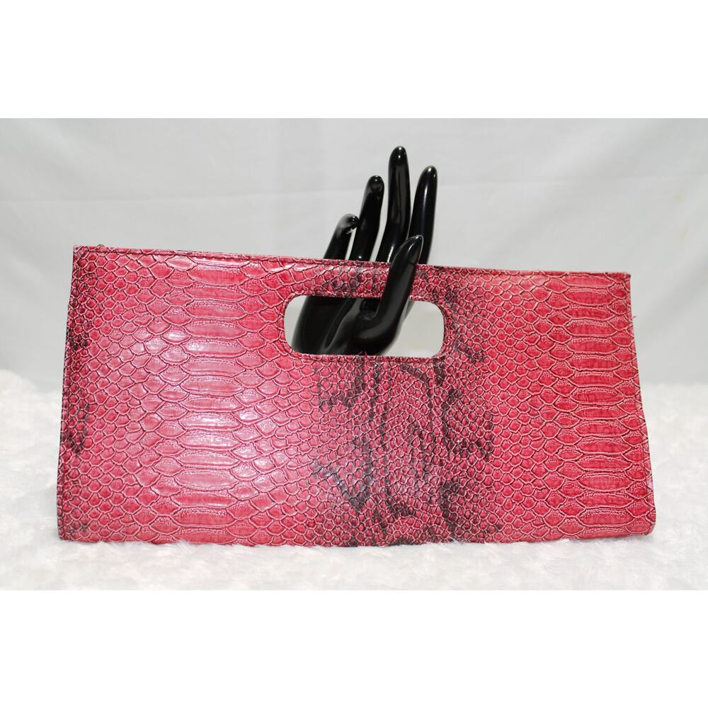 Giannini women’s faux leather handbag. Genuine Faux leather Red
